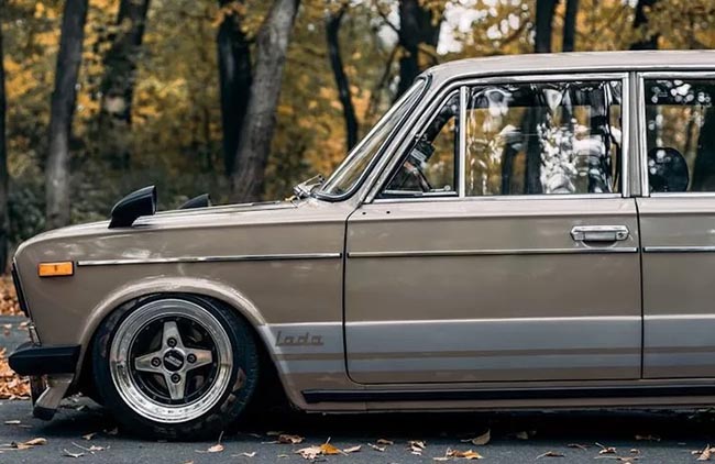  Lada -   